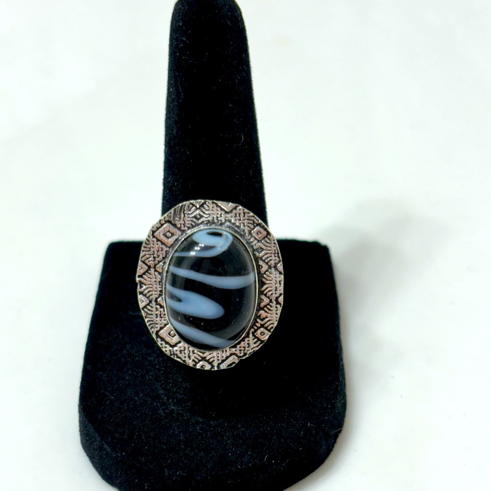 Beautiful Ring 💍- size 7.5